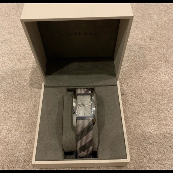 Burberry Heritage Nova Check Watch 33mm BU9404 - Picture 8 of 10